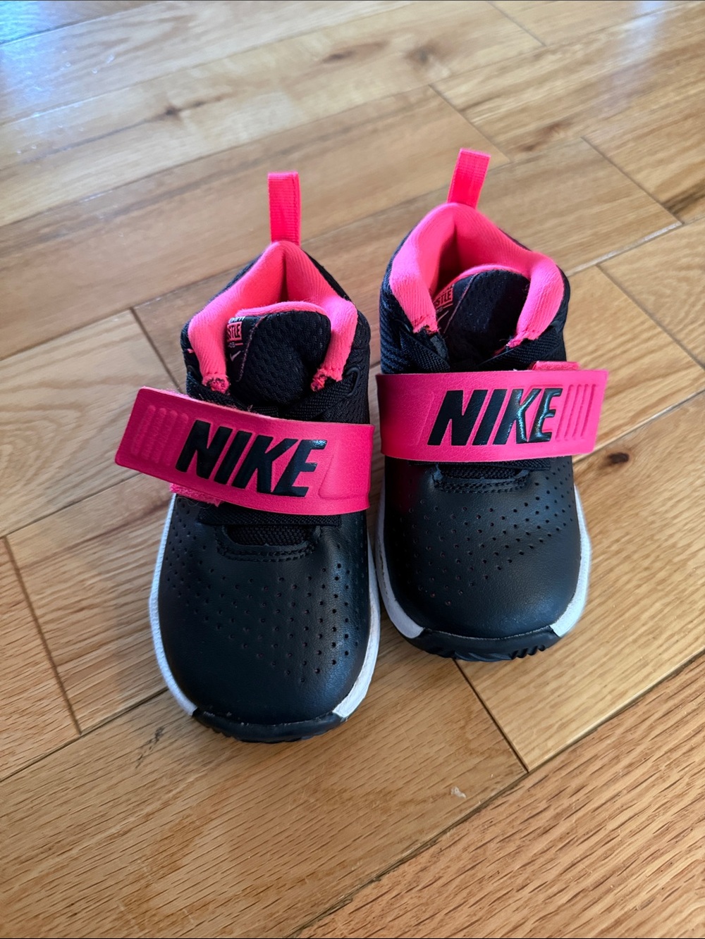 Nike Kids Black Sneakers with Bright Pink Strap